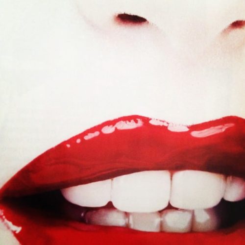 red-lipstick_t20_RKgbwX